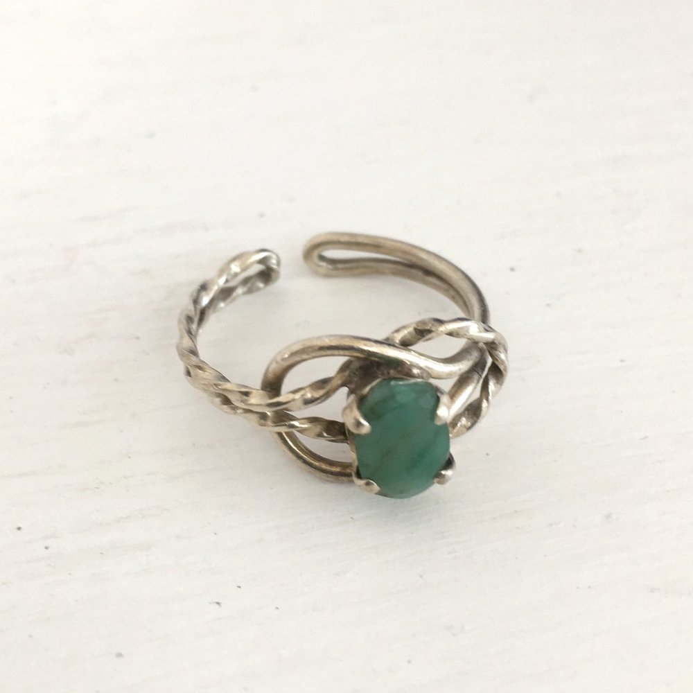 Sterling Silver Adjustable Ring With Raw Emerald. - image 1